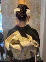 シークエストアンドシプラス(C/QUEST&C-plus)&nbsp;成人式　ヘアセット　まとめ髪　辻堂