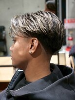 メッツ 原宿(METS)&nbsp;MEN'S/かき上げサイドパート×テーパーフェード/ハイライト