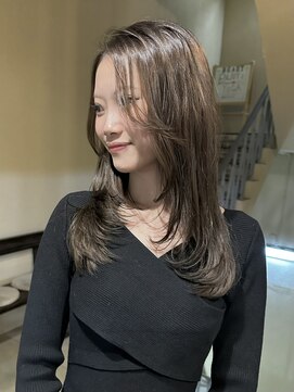 シェール(CHERE) レイヤーカット レイヤーロング くすみベージュ