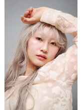 【ダメージを最小限に抑える「ケアブリーチ」で、妥協のないデザインを実現】