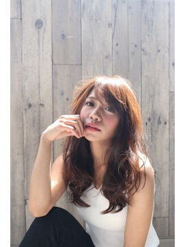 コマ(coma) 【coma中野】自然光に映えるチョコレートブラウン