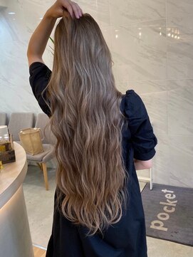 ポケット(pocket) ケアブリーチで艶々ハイトーンミルクティー