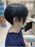 ツーブロック　刈り上げ女子ハンサムショート　メンズライク