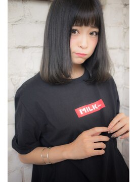 ミラレスカ 栄(MIRA RESCA) 前髪パッツンの切りっぱなしボブbyウラタニ ミラレスカ