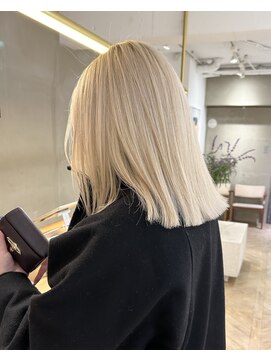 ローレン(LOREN) 黒髪/ボブルフ/ネビージュ/小顔/ワンレン/栄/髪質改善/前髪