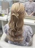 立体髪の毛リボンのハーフアップ