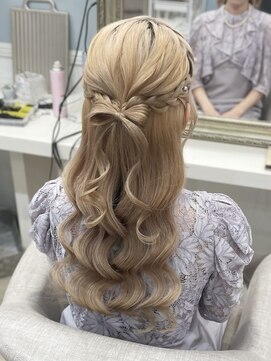 アリエス 渋谷駅東口店(Aries) 立体髪の毛リボンのハーフアップ