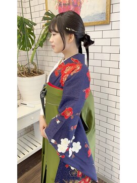 *THE RIRE. 袴ヘアアレンジ×タイトシニヨン*
