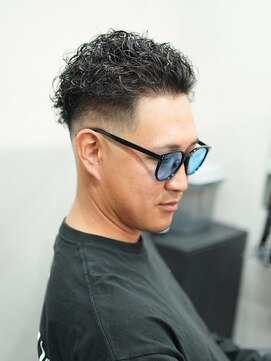 スラッシュ(SLASH) 極道パーマ/スキンフェード/メンズパーマ/リバースパーマ/姫路