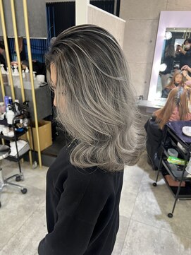 ノエ 心斎橋(Noe) 心斎橋/南船場/ブリーチ/ダブルカラー/髪質改善/エクステ