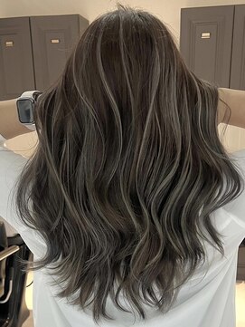 ヨロ 小岩(YOLO) 小岩ハイライトミルクティーグレージュレイヤーカット