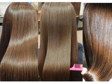 「日本一、傷まないヘアカラー」というキャッチコピーで人気のヘアカラーを採用