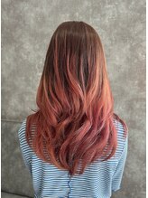 【グラデーションカラー】毛先にかけて、熱を帯びる。