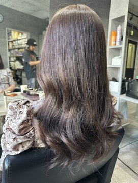 ルイス(L'wis) ブリーチなし透明感ラベージュカラー♪朝長