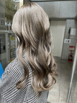 ミラレスカ 栄(MIRA RESCA) ブルージュカラー