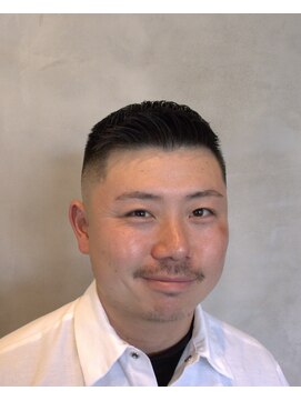 バーバーショップ フォーシーズン(BAR BER SHOP FOURSEASON) HIMEJI　FADE　　ブラック　ベリーショート