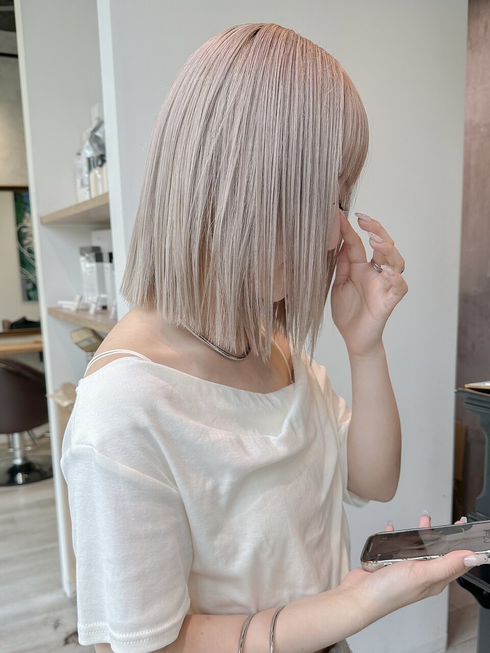 ピンクベージュ/ブリーチ/表参道/原宿/女性美容師