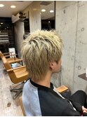 ハイトーンホワイトゴールドレイヤードカット毛流れフレッシュ感