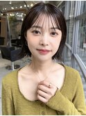 切りっぱなしボブチェリーブラウンミニウルフ前髪縮毛矯正表参道