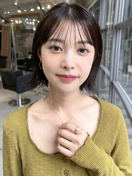 メゾンアクア 表参道(Maison ACQUA) 切りっぱなしボブチェリーブラウンミニウルフ前髪縮毛矯正表参道