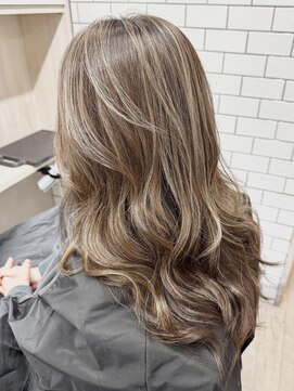 ハツ 橋本(HATSU) 白髪ぼかし◎グレージュハイライト【佐藤こうや】