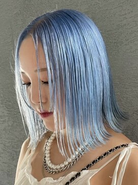 アルカナ 明治神宮前原宿(ARCANA) 水色　ペールブルー　ケアブリーチ　ボブ　ハイトーンカラー