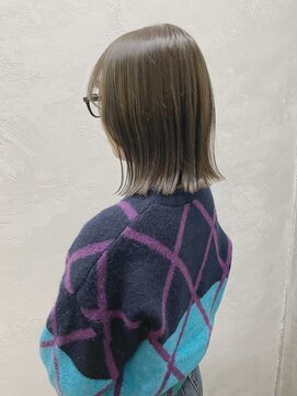 シュリット 溝の口(schritt) ハイライトカラー/オリーブベージュ溝の口 外はねボブnaomi