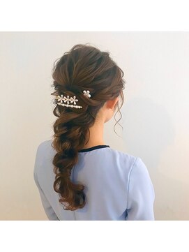 ディティカ サウ(Dityca sow) 上品編みおろしスタイル