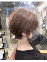 ネウィ 川崎(newi)&nbsp;大人可愛い小顔魅せワンサイドショートボブ丸み前下がり