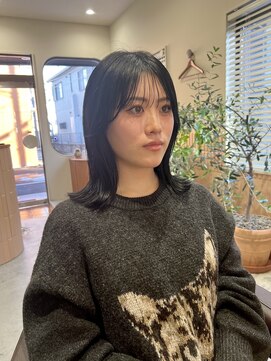 リン(Lin) 黒髪ぱつっとミディアム