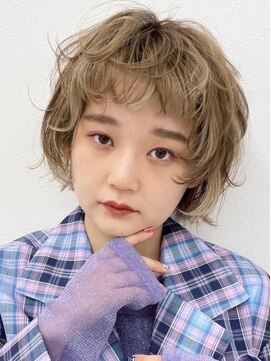 アイトーキョーエス 渋谷(AI TOKYO S) 斜めバング/シルキーベージュ/ブラントカット[渋谷駅]