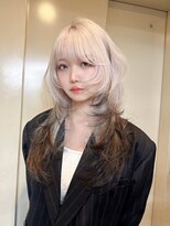 モニカ(MONIQA)&nbsp;ホワイトブロンド×ブラウン