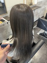 マウロア(Mau Loa)&nbsp;艶髪ダークグレージュ×ナチュラルストレート