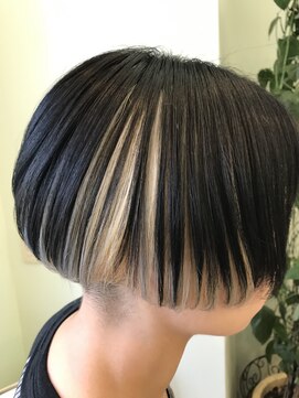 ナチュラル ヘア レイナ(Natural Hair REINA) ショートボブ