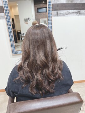 ディッシュ 五反田(dish) 五反田美容室★白髪ぼかしハイライト、ミルクティーベージュ