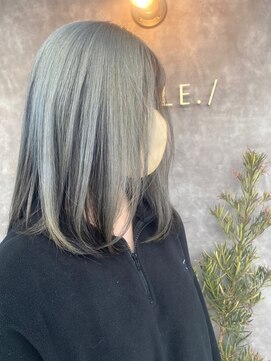 マーレ(MARLE./) アッシュグレー×ダークブラウンのアンブレラカラー