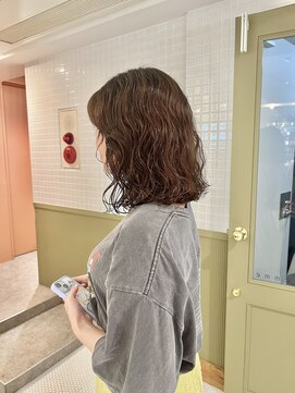 エミィ(emme) ミディアムパーマスタイル［立川］