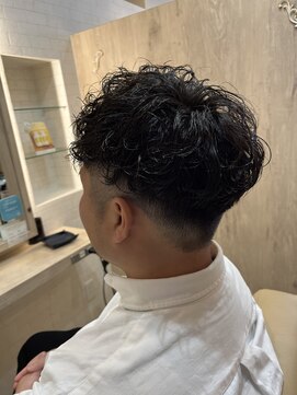 メンズサロン ルーブ 新潟(メンズサロンLOOB) 緩めスペインカールスパイラルパーマ刈り上げフェード