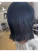 透明感あるブルーカラー