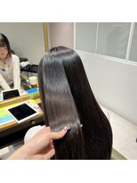 エマ 蕨(EMMA) 艶ロングヘア