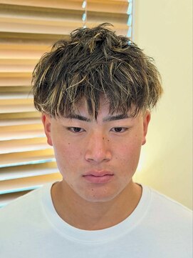 トコトコボーイ(TOCOTOCOBOY) ツーブロック&フェードカット