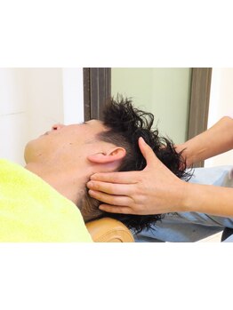 定期的に通いやすい価格◎人気のカット＆シェービングはもちろん、選べるヘッドスパも大好評♪