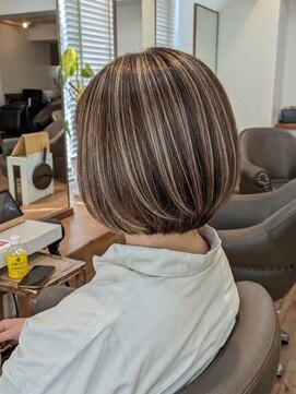 ヘアスタジオルース(HAIR STUDIO LUZ) 40代50代60代の大人ボブ/白髪ぼかしハイライト/堀江/北堀江