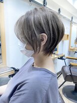 アヴァロン(AVALON) 【mag】白髪ほがしハイライト×大人ショートボブ【中村】