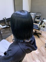 ロク ヘアー(LOC HAIR) ブルーブラック×切りっぱなしボブ