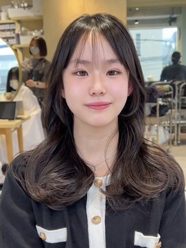 ティア(Tia.) (韓国ヘア/くびれヘア/ロングヘア/前髪/サイドバング/小顔)