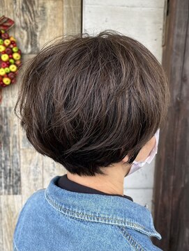 タエビスアリッサム(Taebis Alyssum) アンブレラカラー ショートボブ