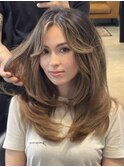 カーテンバングが可愛い!レイヤースタイルのバレイヤージュ