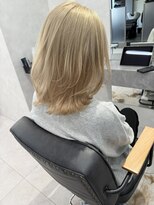 リノバイアクネ(lino by ACNE)&nbsp;外ハネレイヤーボブ/アッシュベージュ