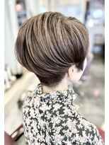サーティエイト(38) うなじ美人 丸み大人可愛いショート ロイヤルグレージュ
